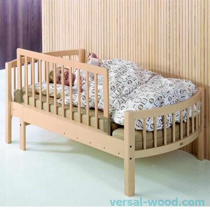 Дитяче ліжко з висувним бортиком