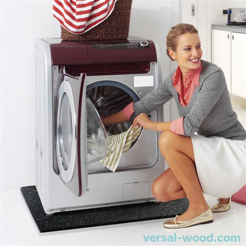пральна машина з килимком