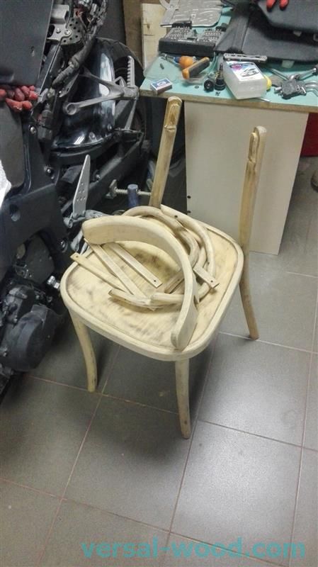Демонтаж частин стільця