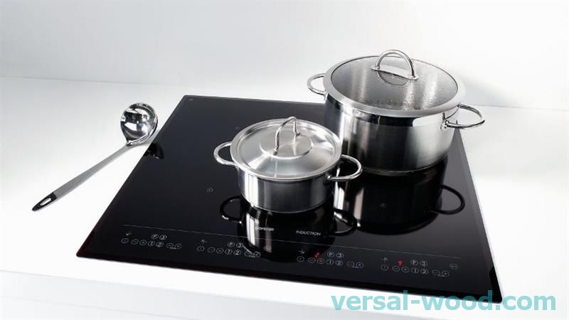 Індукційна плита автоматично визначає діаметр дна посуду, підлаштовуючись під неї