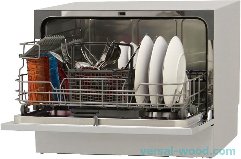 Маленька посудомийна машина повинна бути не тільки вузькою, але і порівняно невисокою